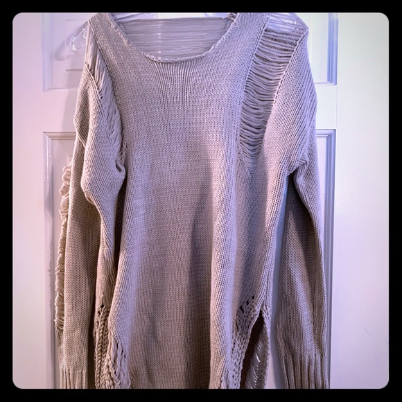 Sweaters - Chic distressed sweater